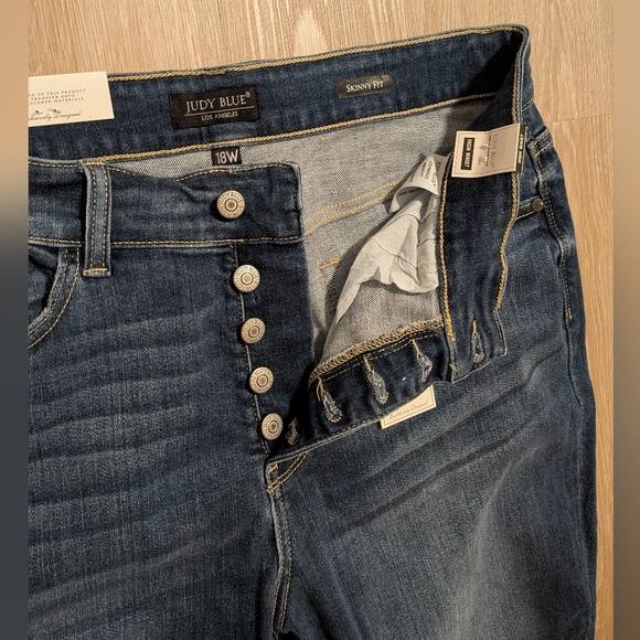 Judy Blue Jeans Women's 18W Skinny Fit High Waist Button Fly Stretch NWT - Picture 7 of 13